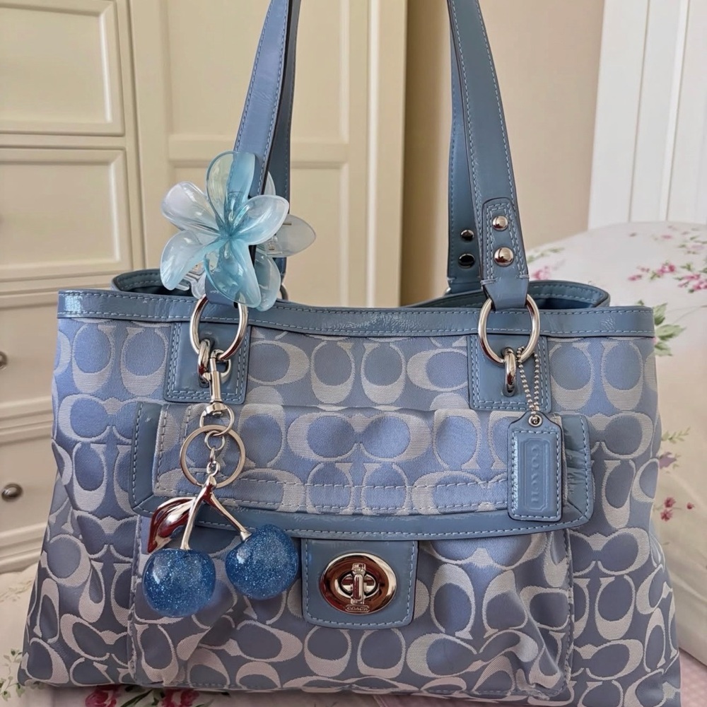 2000s Coach Penelope Turn Lock Shoulder Bag